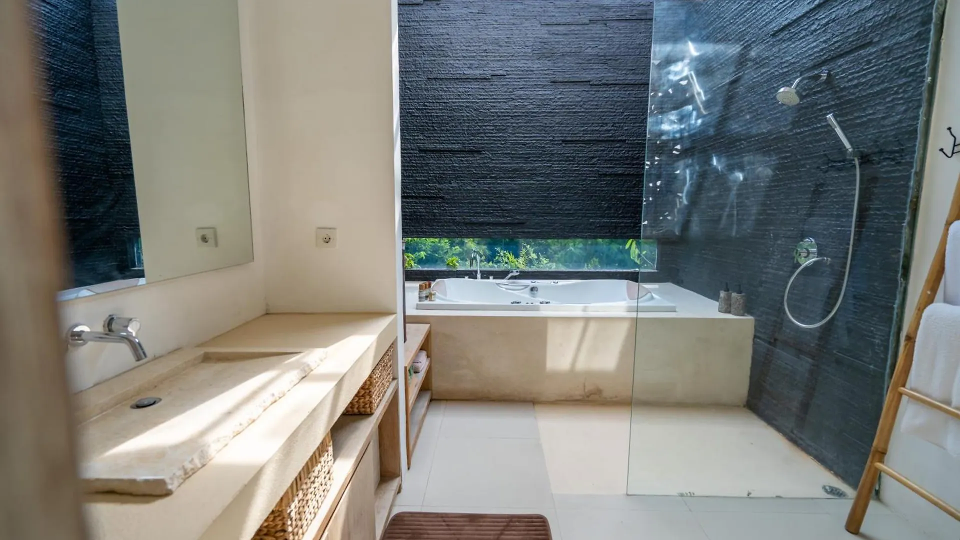 Skyfall Luxury Beach Villa Nusa Dua